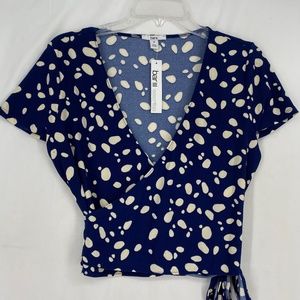 Bar III Womens Size Medium Wrap Top Navy Blue Ivory Dots Short Sleeves V-Neck